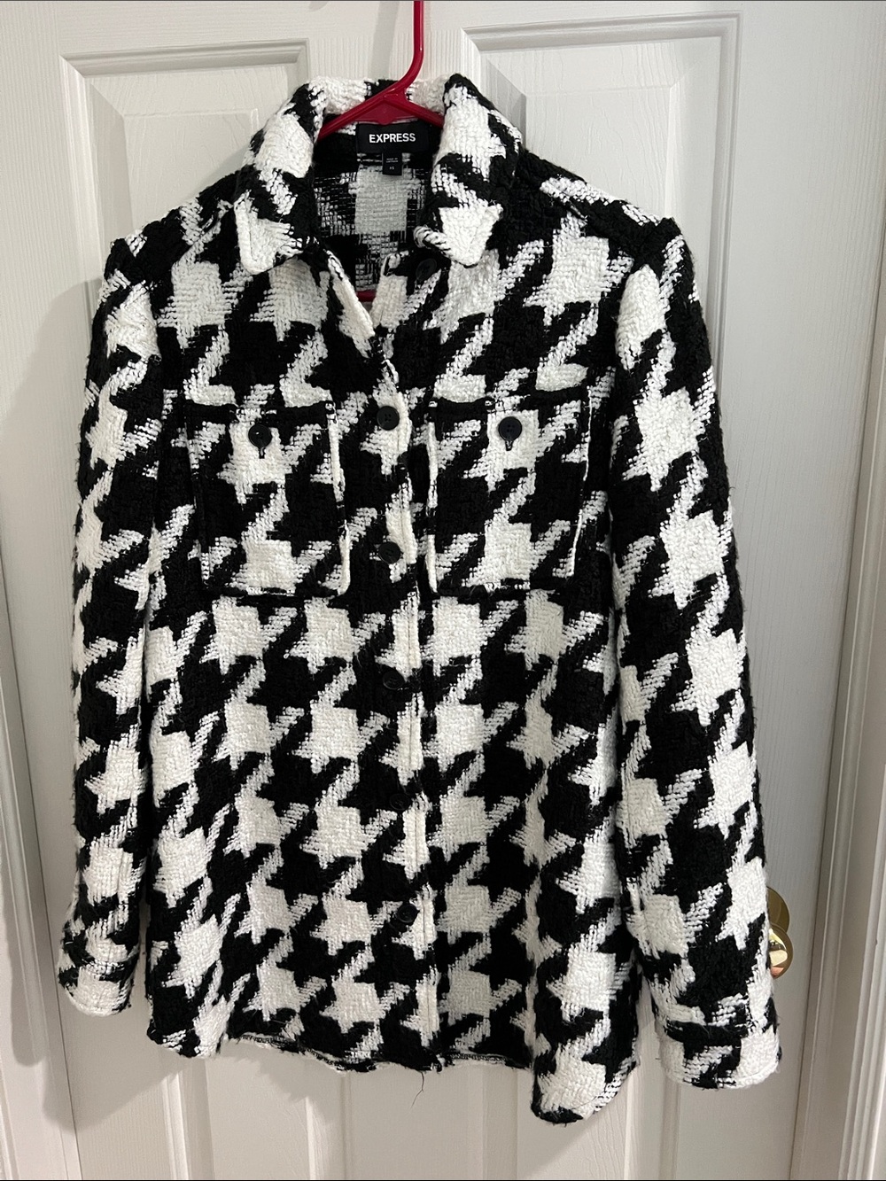 Express Black and White Houndstooth Button-Front Shirt Jacket